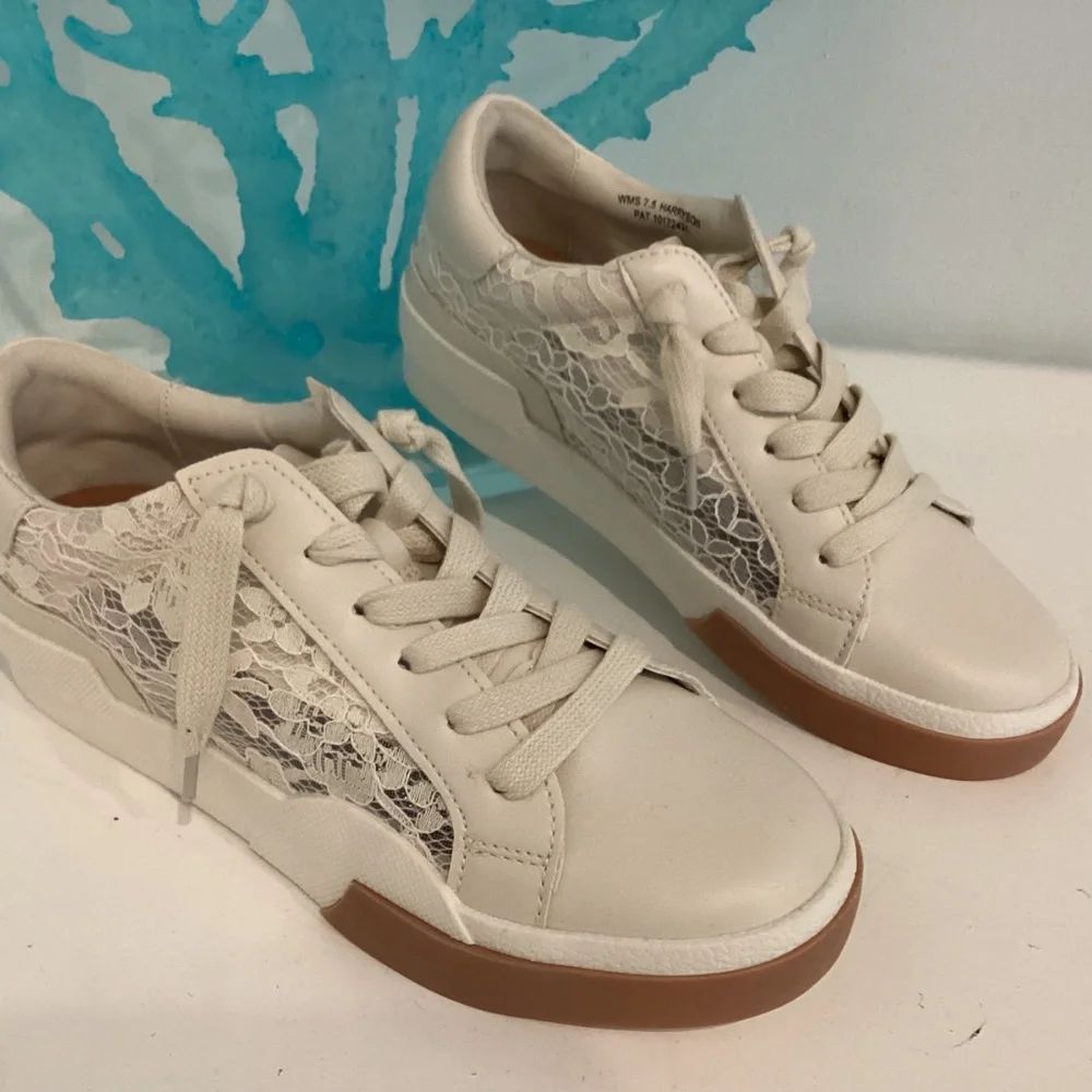 DV by Dolce Vita WMNs Ivory Lace Comfort Memory Foam Cushion Sneaker SZ 7.5 NWOB